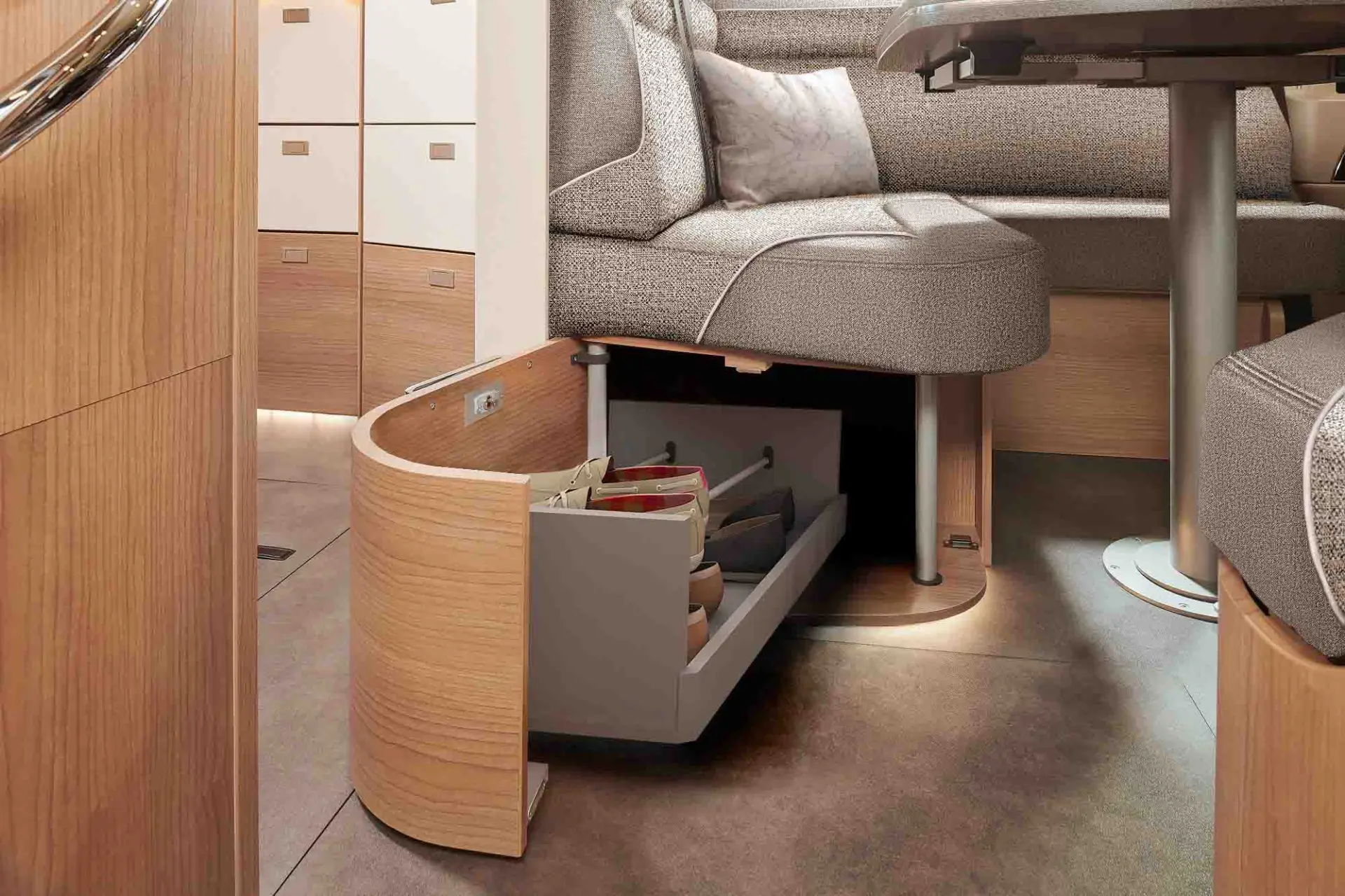 Schuhschrank im Inneren des Malibu I 490 Edition +