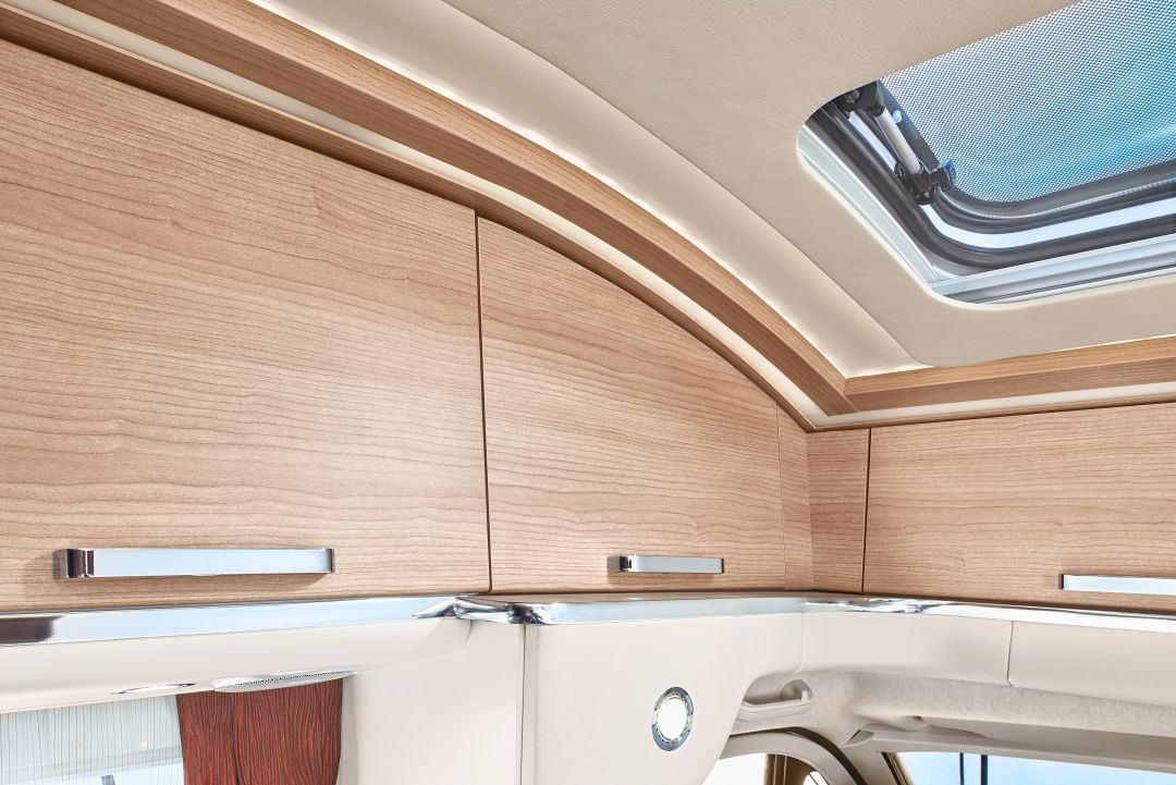 2015_Malibu-T-460_Lichtleiste_dachstauraum_tag