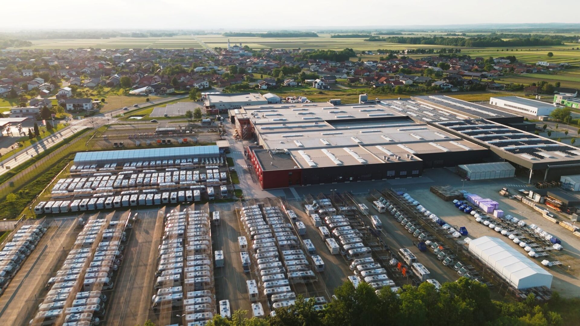 Luftaufnahme unseres Malibu Produktionsstandortes in Slowenien